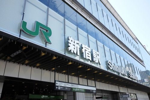 アジア最大の歓楽街の新宿駅周辺の現金化専門店はリピーターが続出中！